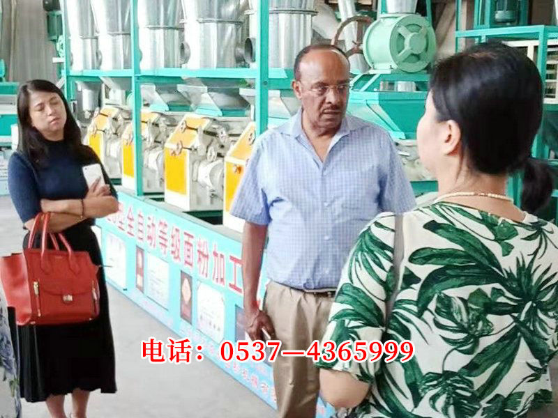 蓋圖先生在廠考察